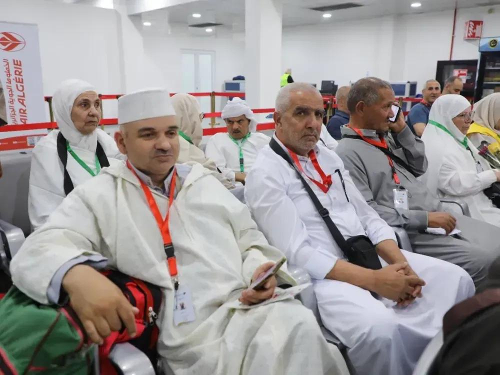مغادرة أول فوج من الحجاج الجزائريين إلى البقاع المقدسة