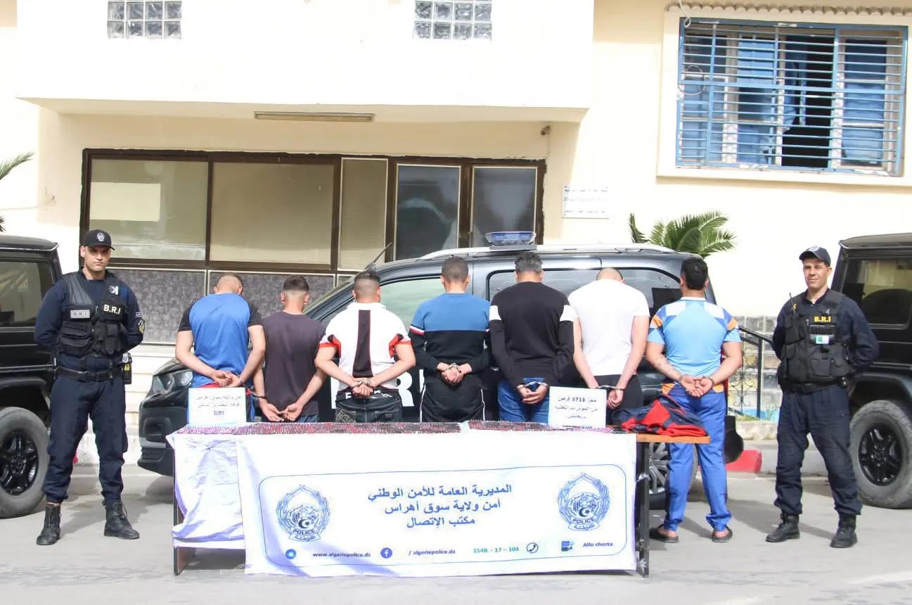 توقيف 7 أشخاص وحجز 3733 كبسولة من المؤثرات العقلية بسوق اهراس