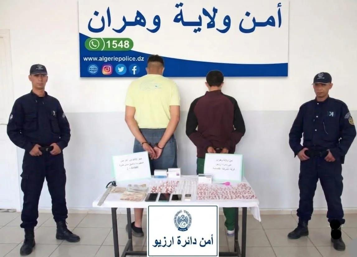 توقيف شخصين وضبط 449 قرص مهلوس من نوع برغابلين بارزيو