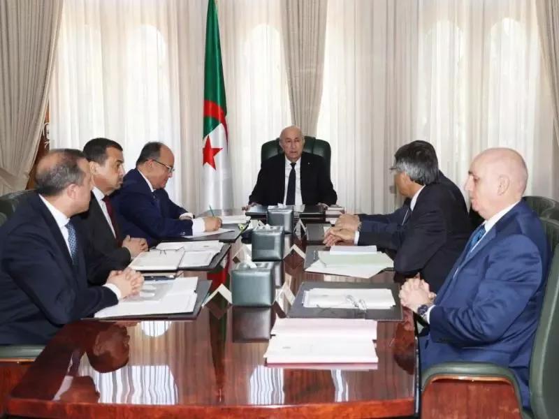 رئيس الجمهورية يترأس اجتماعا للمشاريع المُهَيكَلة في قطاع المحروقات