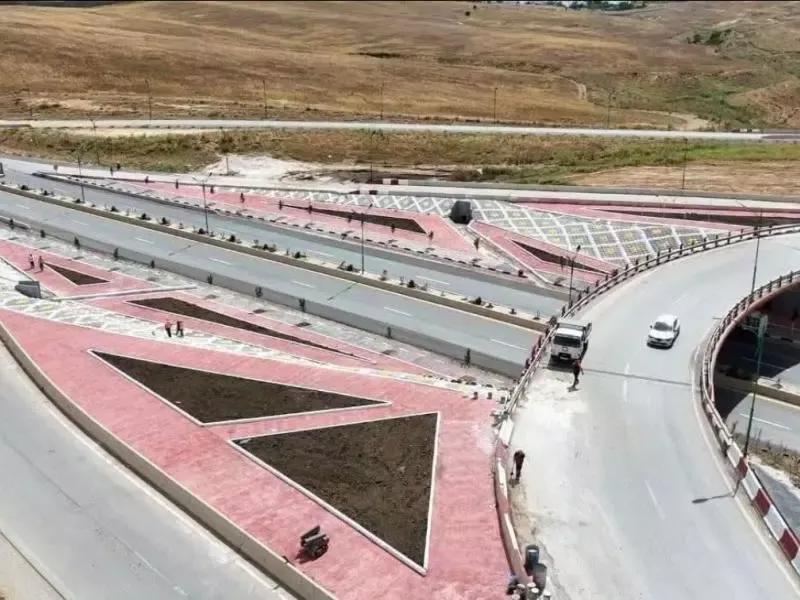الذكرى الـ64 للاستقلال: وضع حيز الخدمة لمشاريع طرق جديدة عبر مختلف ولايات الوطن