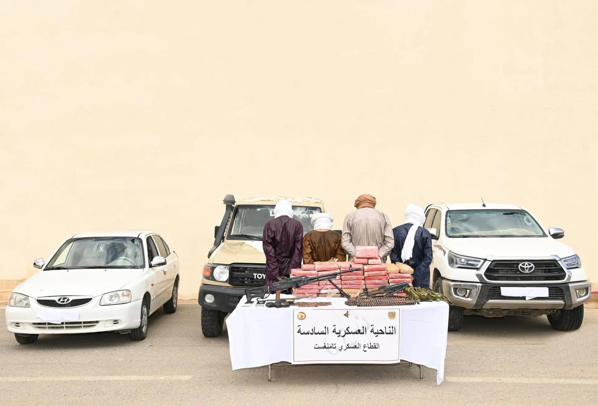 القضاء على مهرب وتوقيف 4 مسلحين آخرين بتامنغست