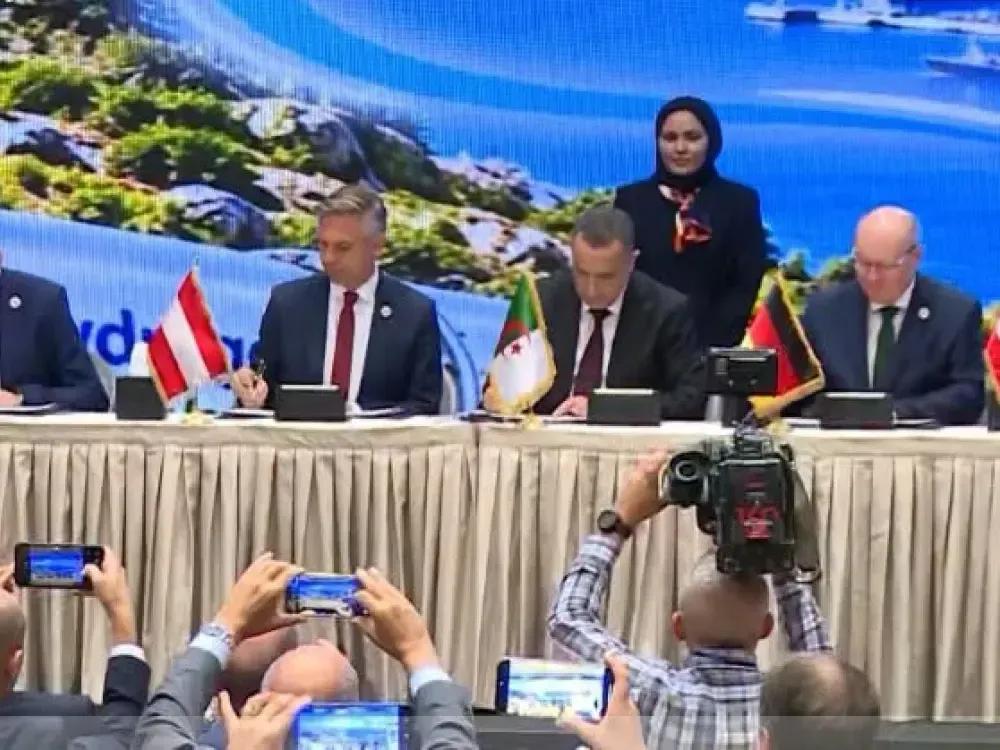 التوقيع على إعلان الجزائر الوزاري الخاص بمشروع ممر الهيدروجين الجنوبي