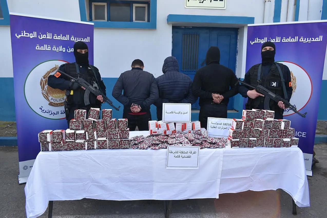 توقيف 3 أشخاص وحجز 18210 كبسولة من المؤثرات العقلية بقالمة