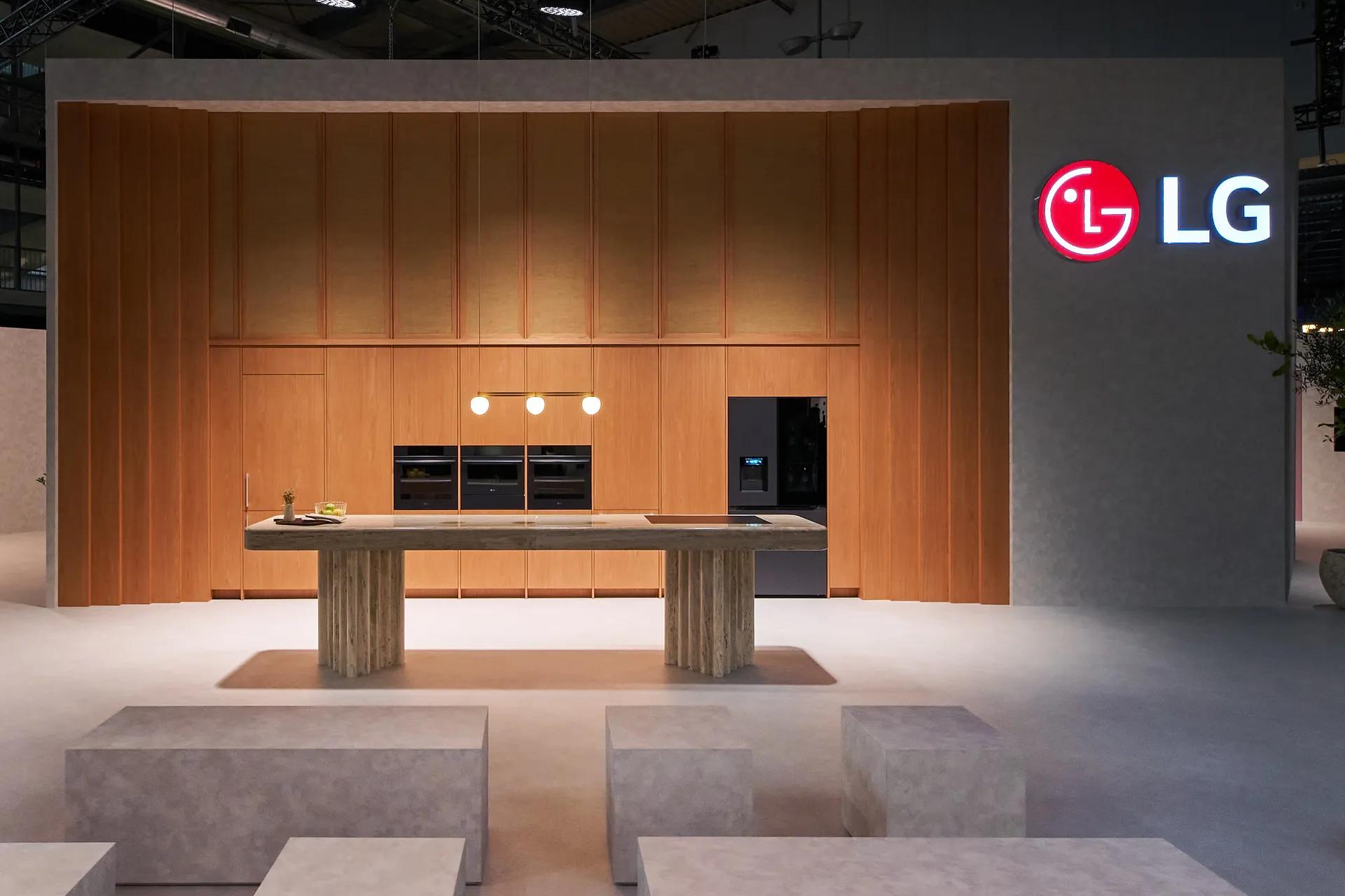 "إل جي" تكشف أحدث أجهزتها المدمجة ضمن SKS وLG Built-in في EuroCucina 2026