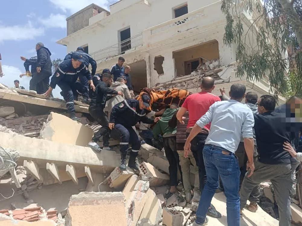 حالتا وفاة و 4 مصابين كحصيلة أولية في حادث إنفجار منزل بولاية باتنة