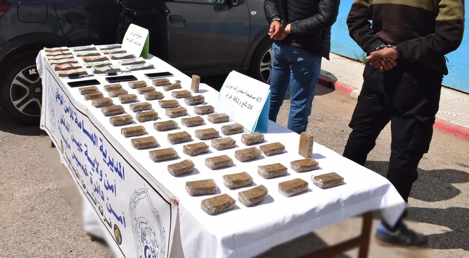 توقيف شخصين وحجز 4،5 كلغ من الكيف المعالج بخميس مليانة