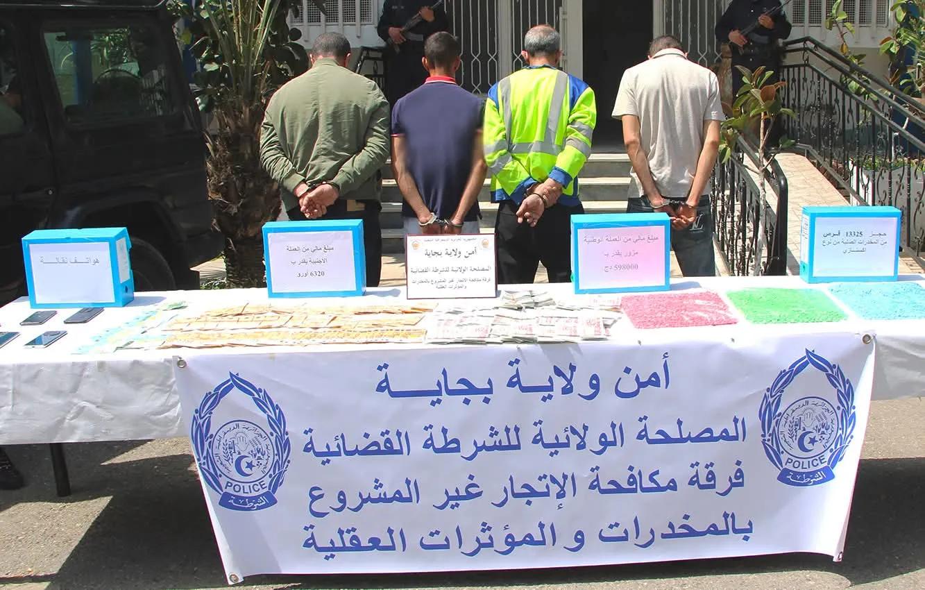 الاطاحة بشبكة إجرامية دولية منظمة وحجز 13325 قرص مهلوس ببجاية
