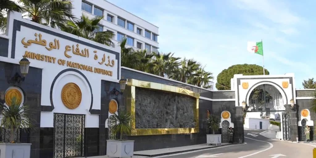 إحباط محاولات إدخال أزيد من قنطارين من الكيف المعالج عبر الحدود مع المغرب