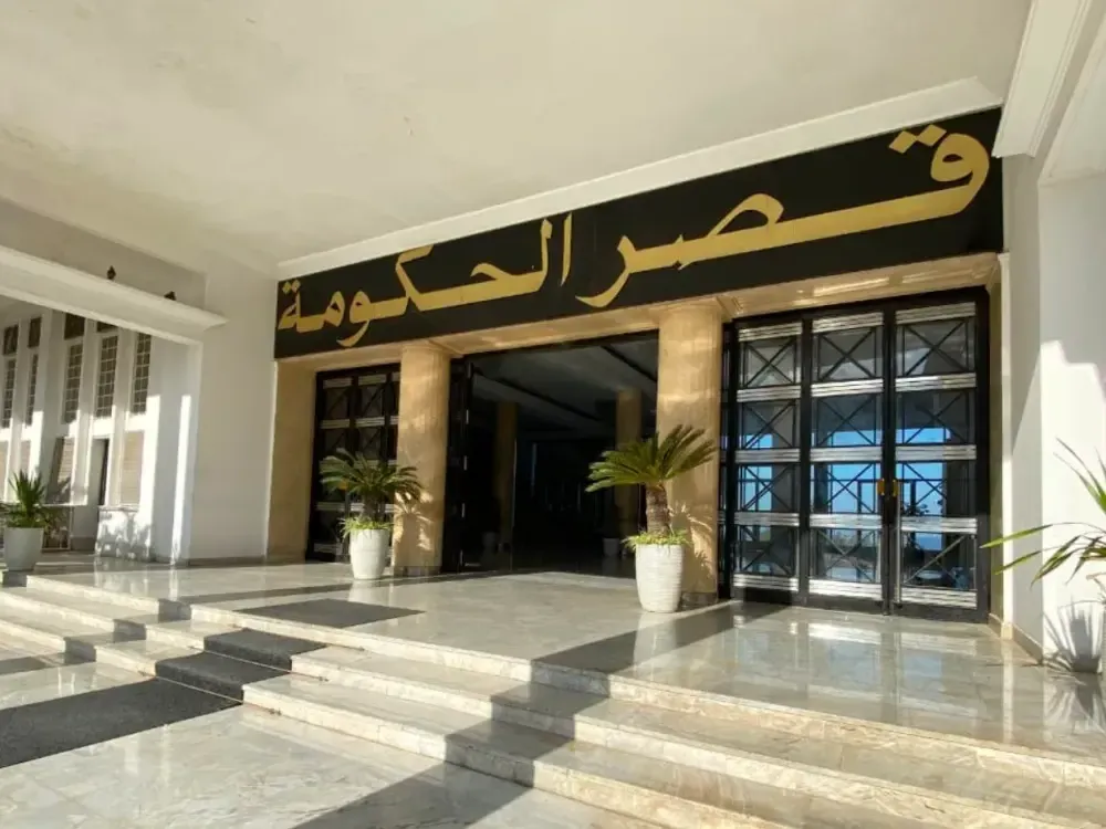 اجتماع الحكومة: عرض ودراسة ملفات تتعلق بالصناعة والأشغال العمومية والوقاية من المخدرات